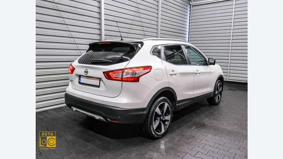 NISSAN Qashqai -
