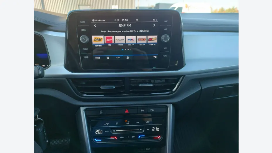 VOLKSWAGEN T-ROC -