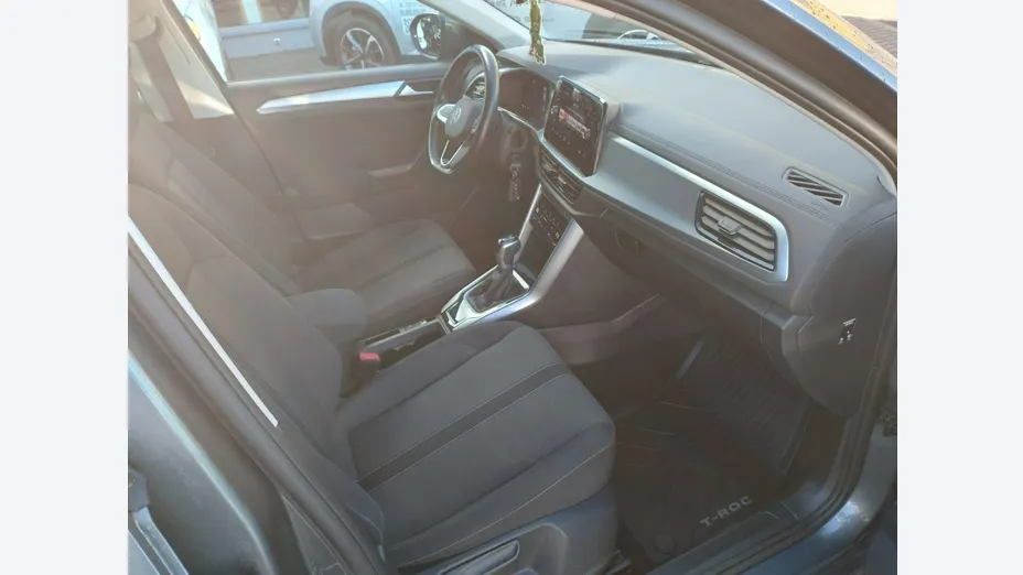 VOLKSWAGEN T-ROC -