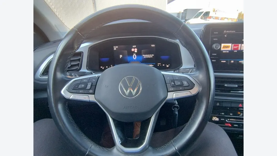VOLKSWAGEN T-ROC -