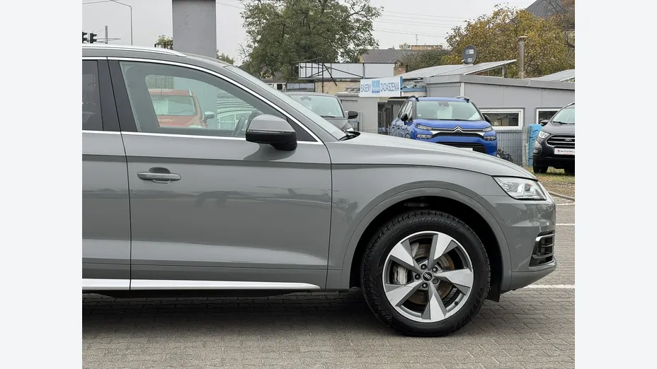 AUDI Q5 -