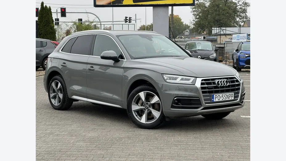 AUDI Q5 -