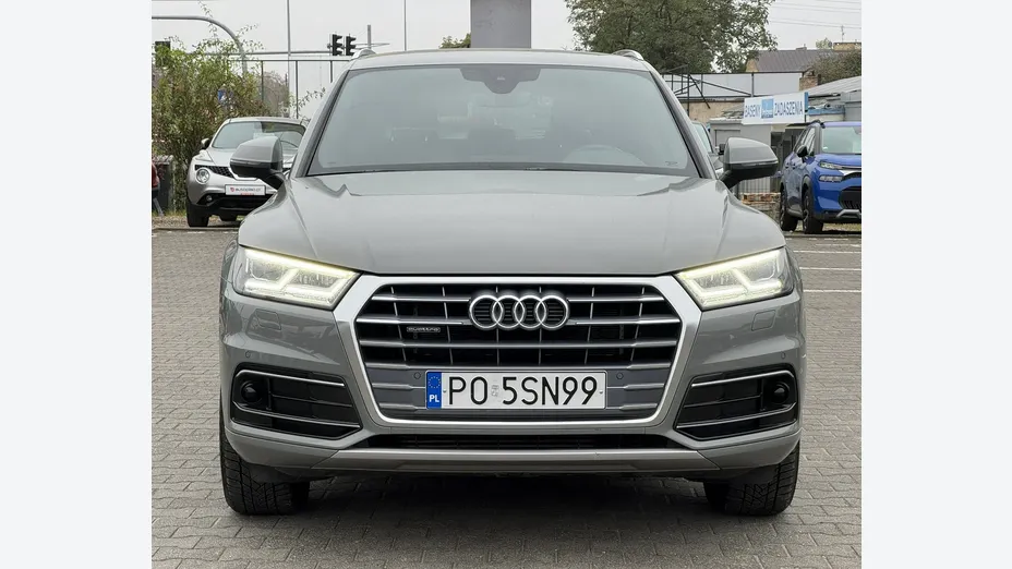 AUDI Q5 -