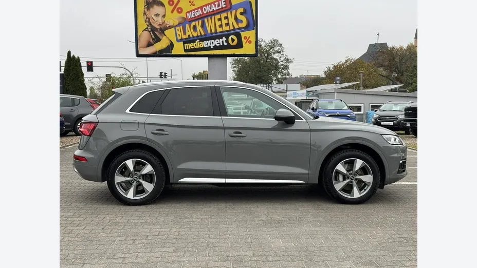 AUDI Q5 -