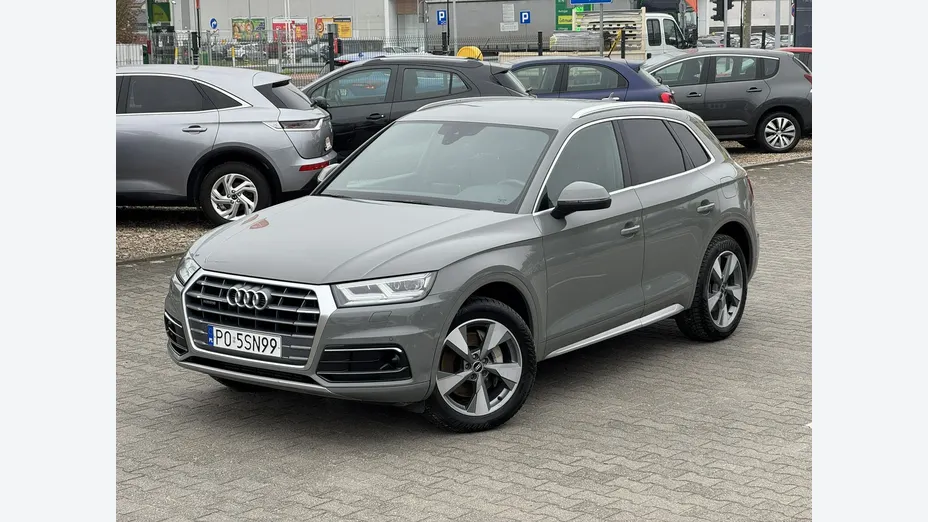 AUDI Q5 -
