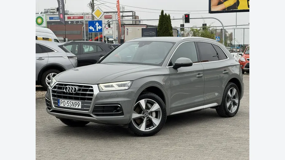AUDI Q5 -