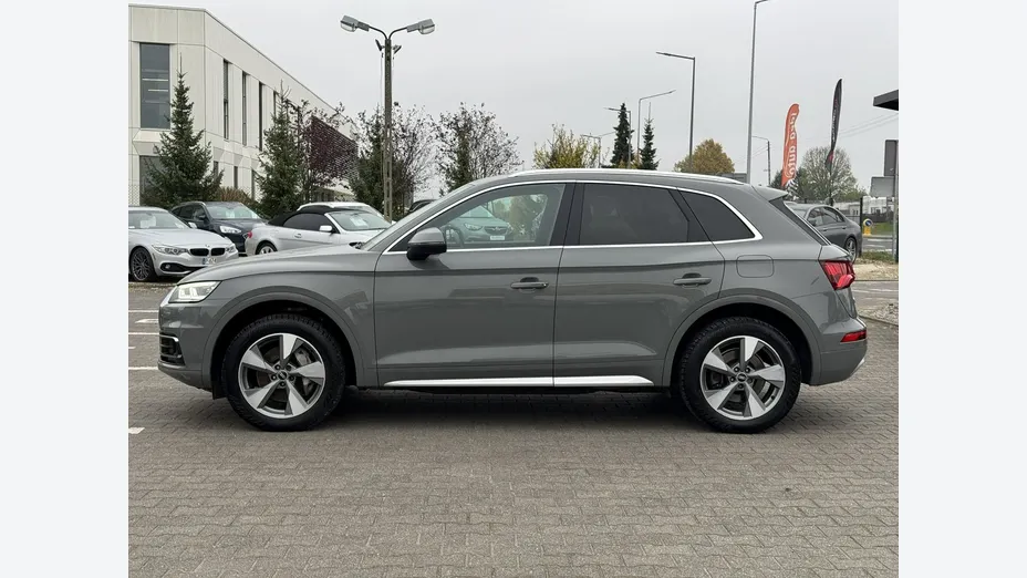 AUDI Q5 -