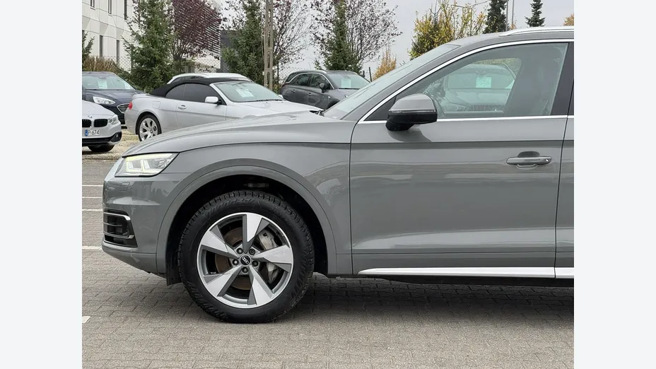 AUDI Q5 -