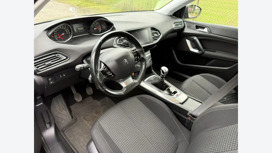 PEUGEOT 308 -