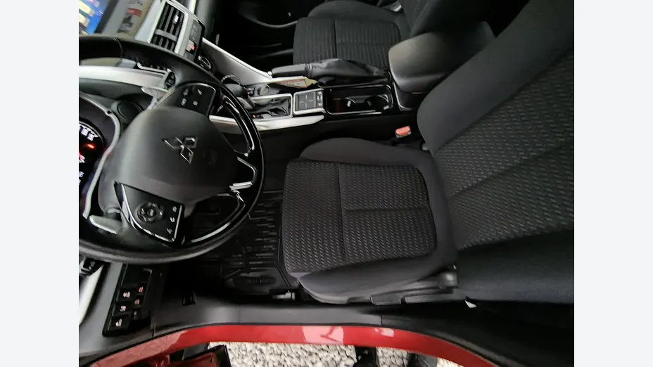 MITSUBISHI Eclipse Cross -