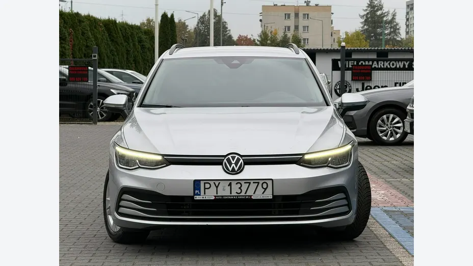 VOLKSWAGEN Golf -