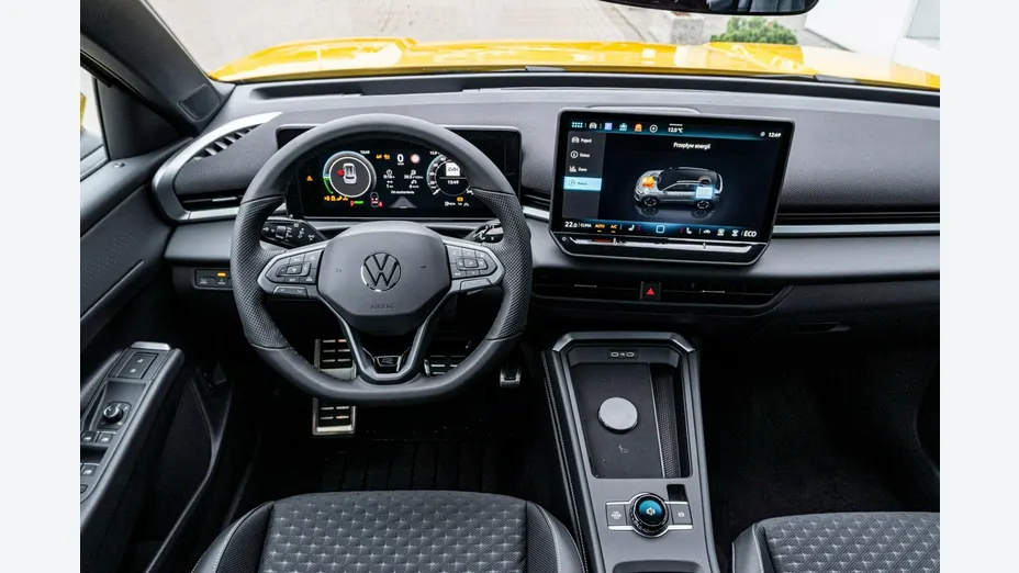 VOLKSWAGEN T-ROC -