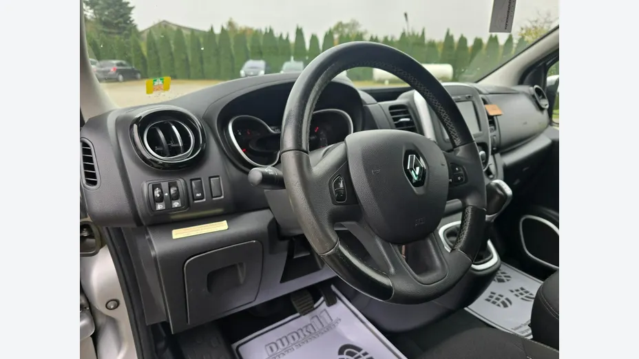 RENAULT Trafic -