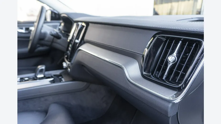 VOLVO V60 -