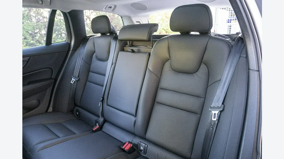 VOLVO V60 -