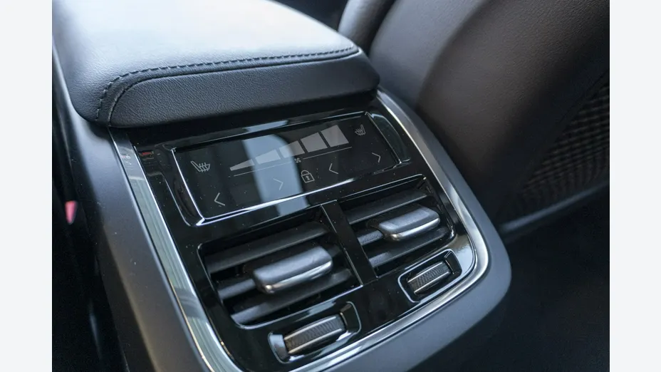 VOLVO V60 -