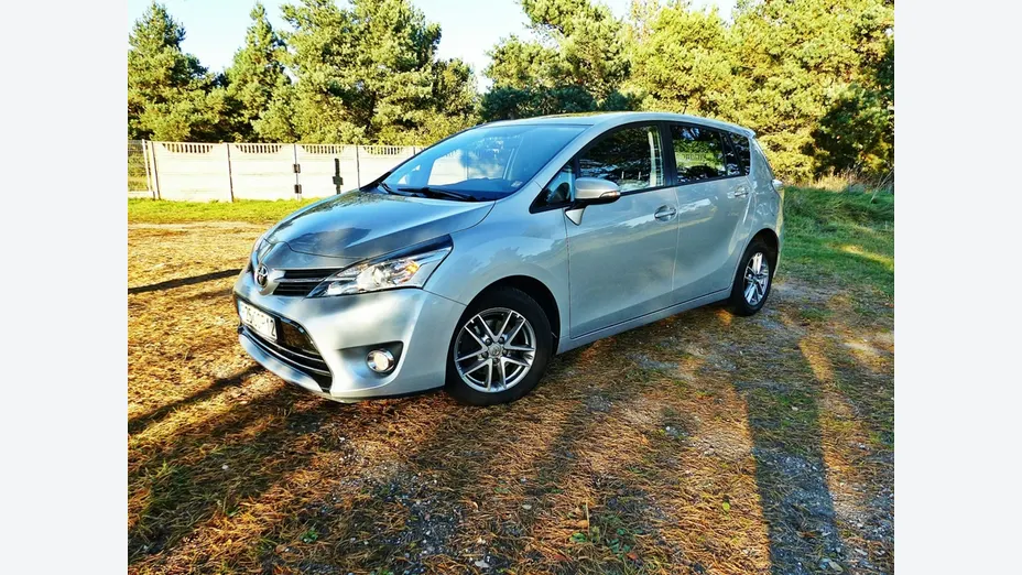 TOYOTA Verso -