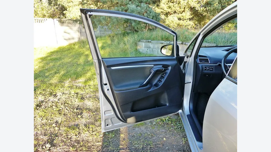 TOYOTA Verso -