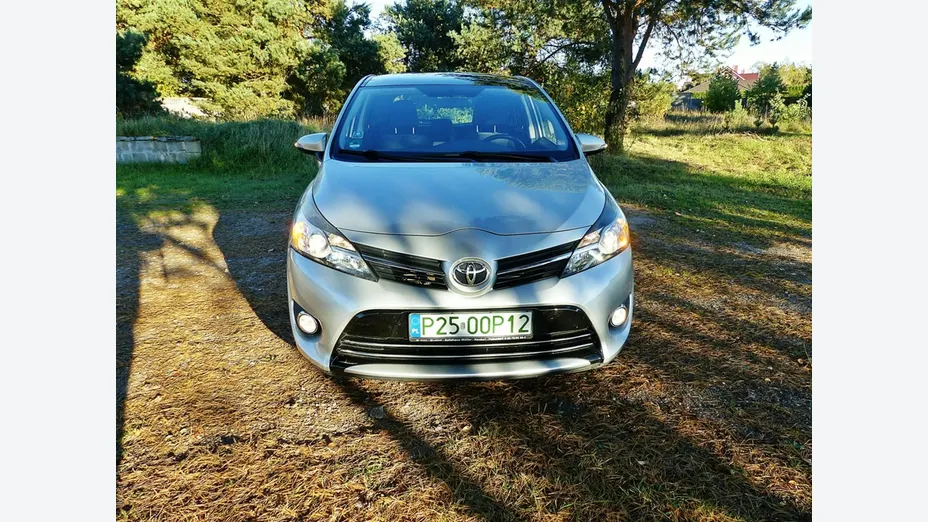 TOYOTA Verso -