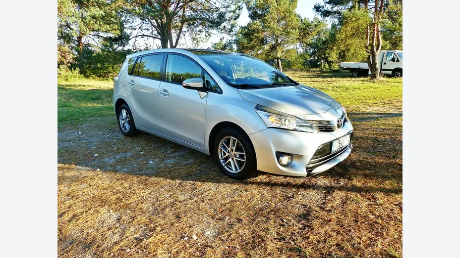 TOYOTA Verso -