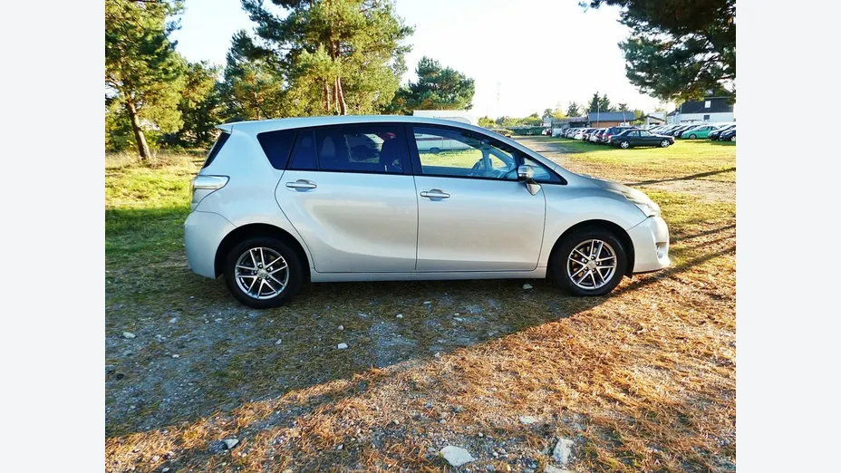 TOYOTA Verso -