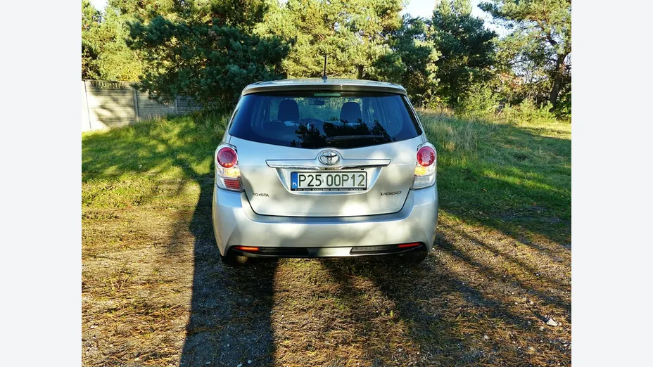 TOYOTA Verso -