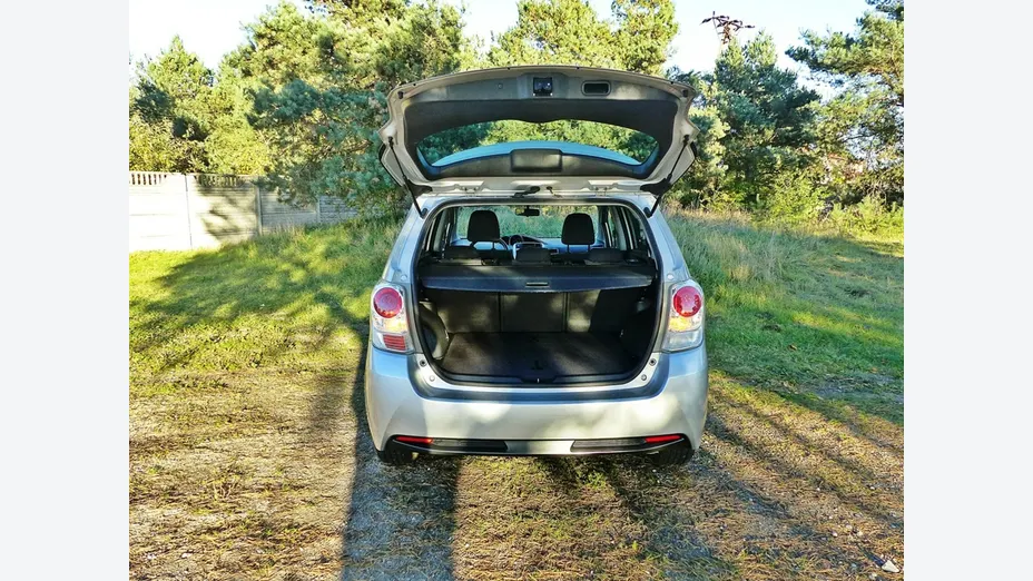 TOYOTA Verso -