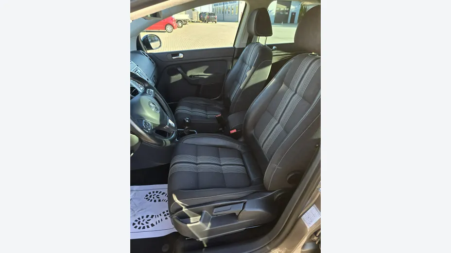 VOLKSWAGEN Golf Plus -