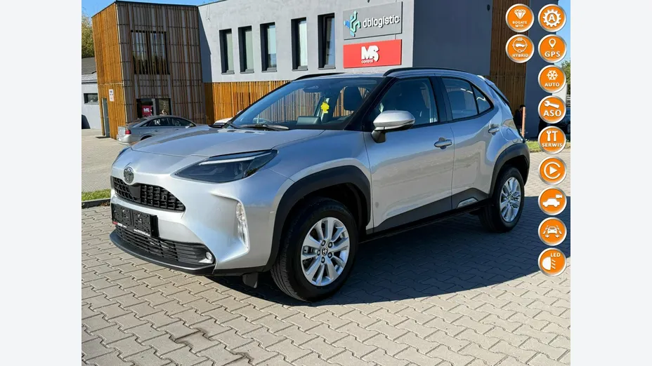TOYOTA Yaris Cross -