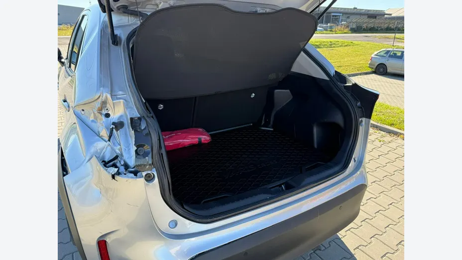 TOYOTA Yaris Cross -