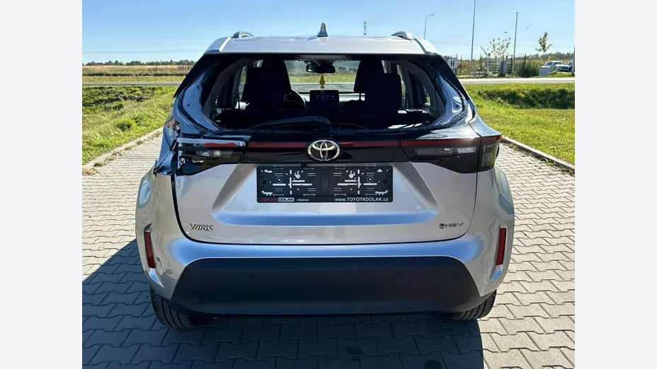 TOYOTA Yaris Cross -