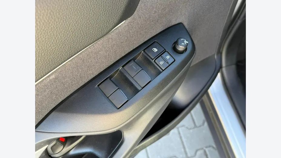 TOYOTA Yaris Cross -