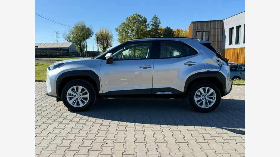 TOYOTA Yaris Cross -