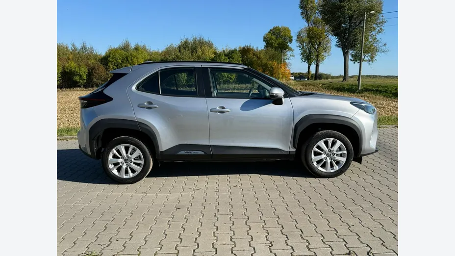 TOYOTA Yaris Cross -