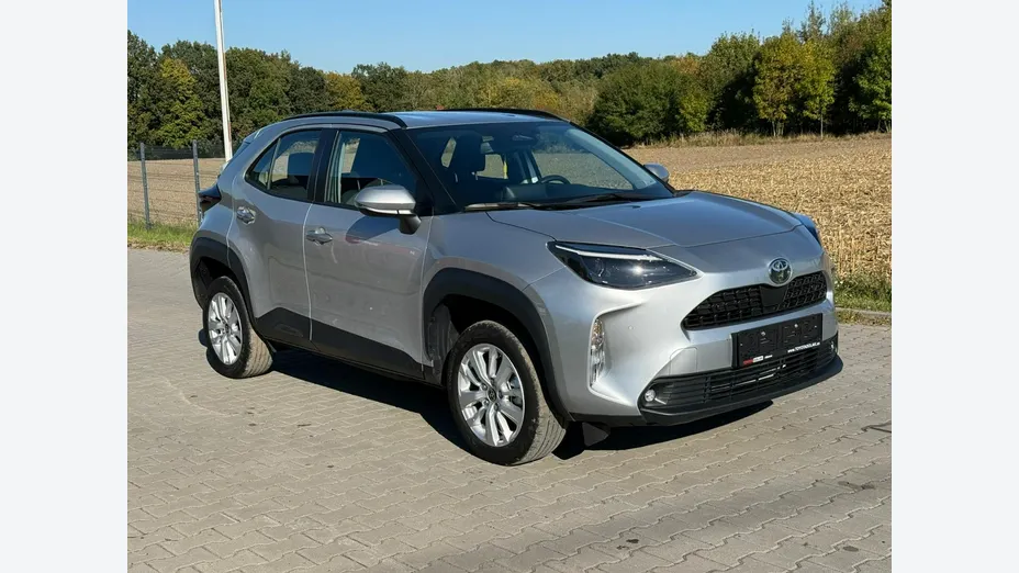 TOYOTA Yaris Cross -