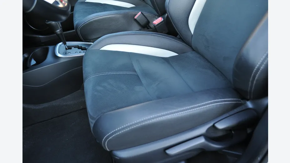TOYOTA Yaris -