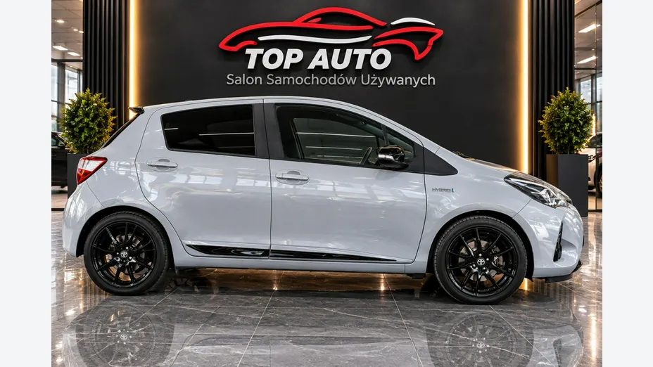 TOYOTA Yaris -