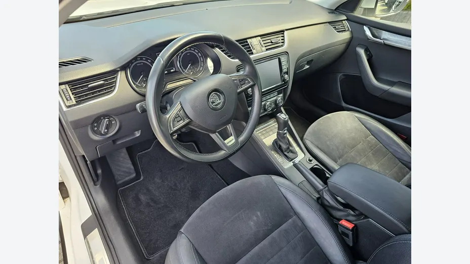 SKODA Octavia -