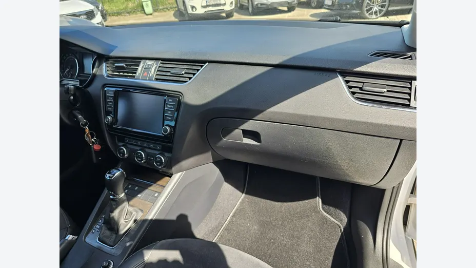SKODA Octavia -