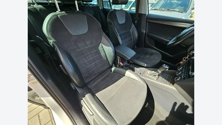 SKODA Octavia -
