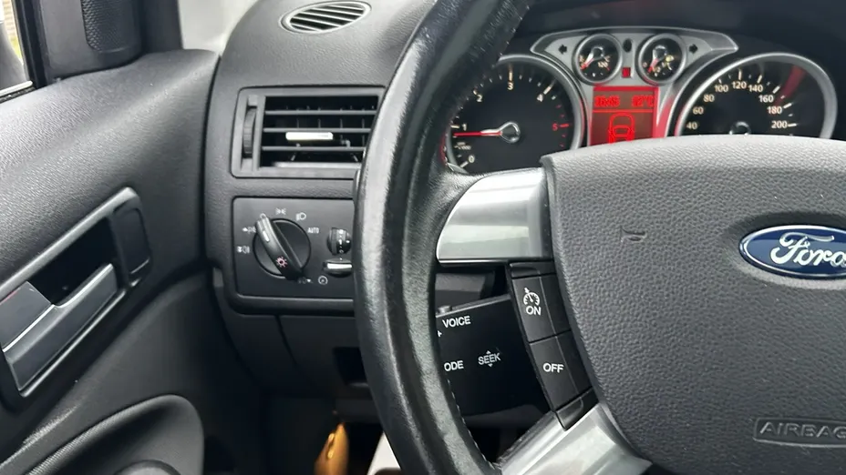 FORD Kuga -