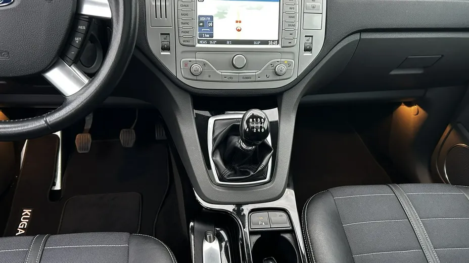 FORD Kuga -