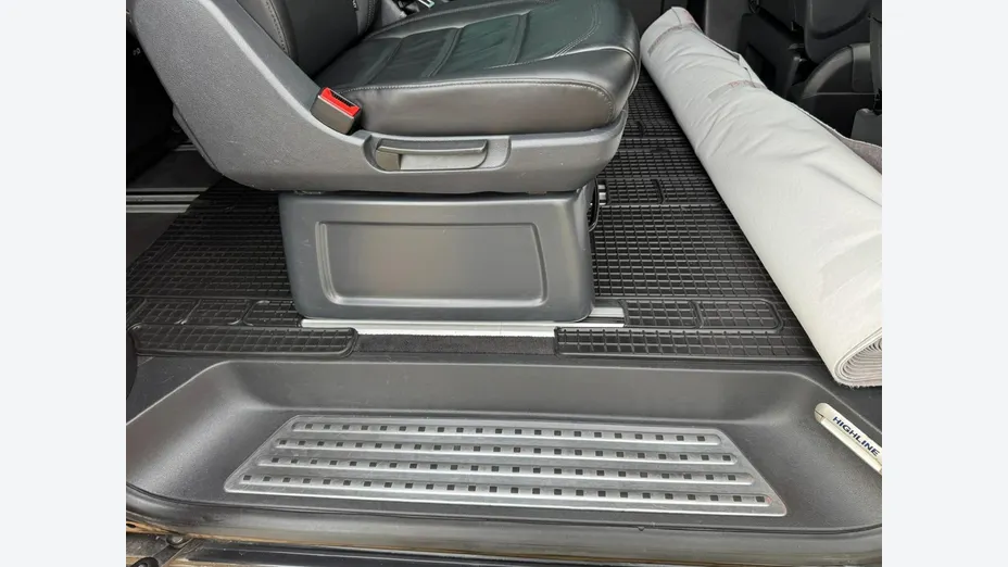 VOLKSWAGEN Multivan -