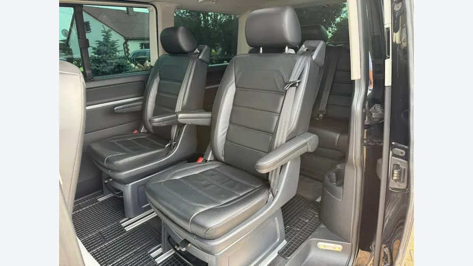 VOLKSWAGEN Multivan -