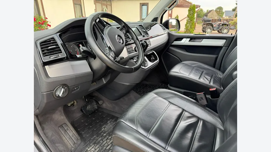 VOLKSWAGEN Multivan -