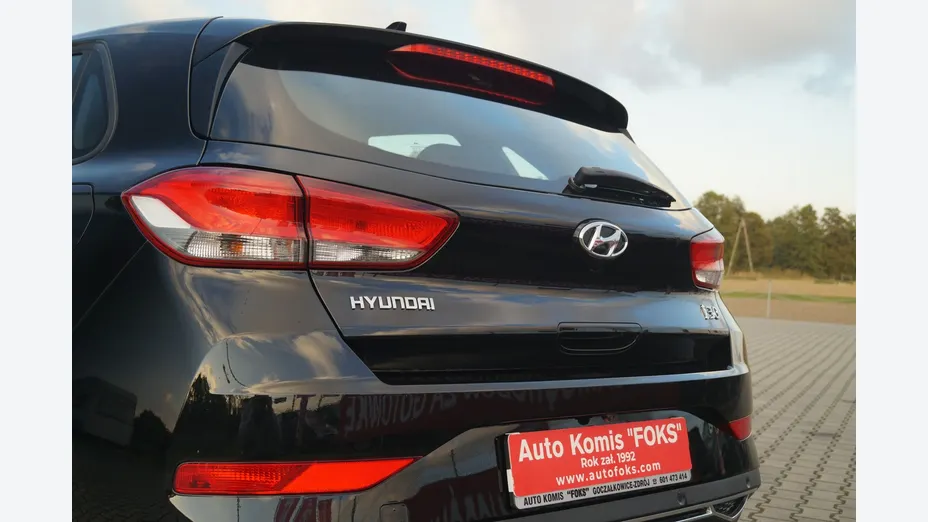 HYUNDAI i30 -