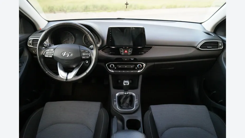 HYUNDAI i30 -