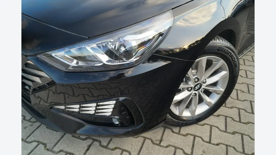 HYUNDAI i30 -