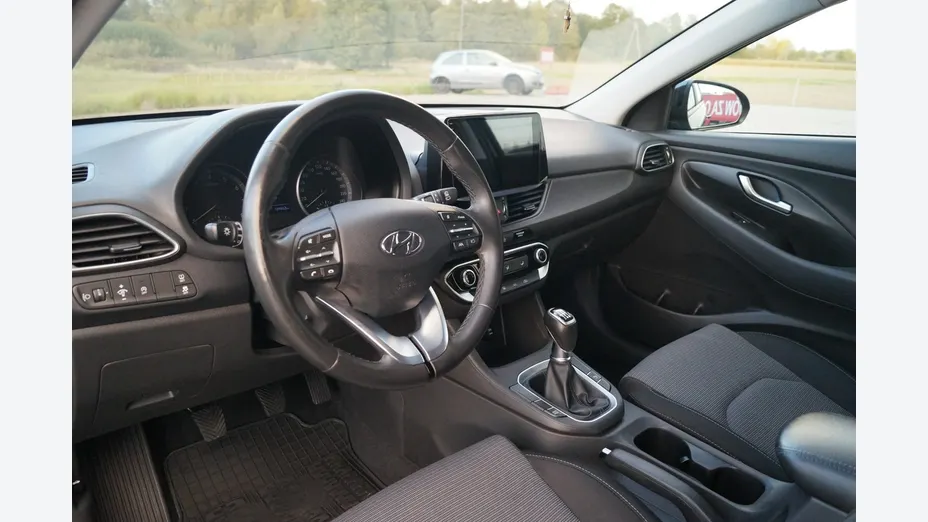 HYUNDAI i30 -