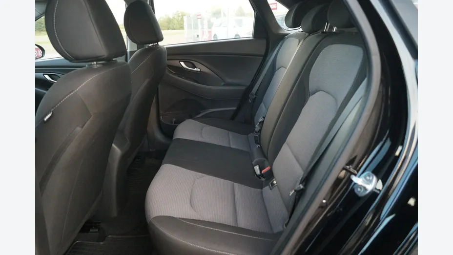 HYUNDAI i30 -